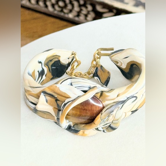 Vintage Tiger’s Eye Stone Bracelet Marbled Resin Hinged Cuff Gold Tone Chain - Picture 4 of 8